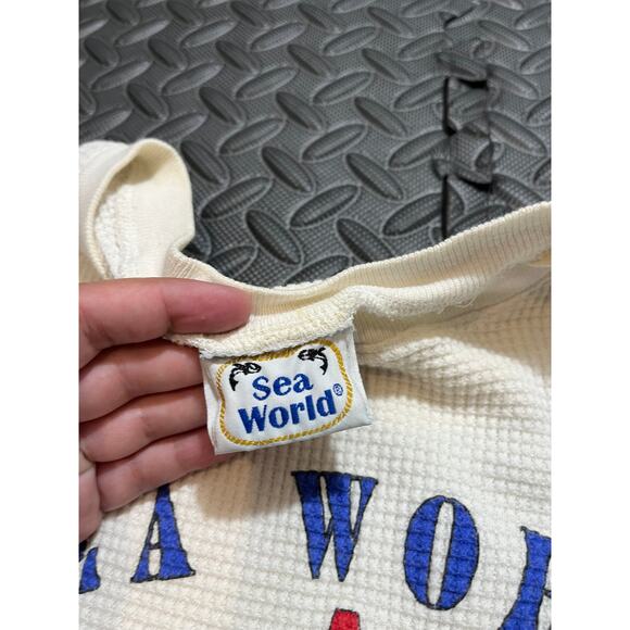 Vintage 80s 90s Sea‎ World Thermal Waffle Knit Shirt Conserve Thru Education - Picture 3 of 10